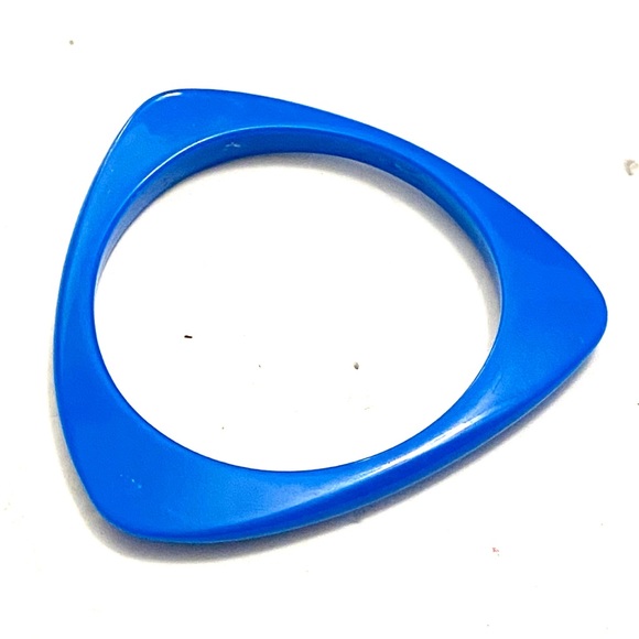 Vintage Jewelry - Vintage blue plastic triangular bangle bracelet Vintage Jewelry - Vintage blue plastic triangular bangle bracelet